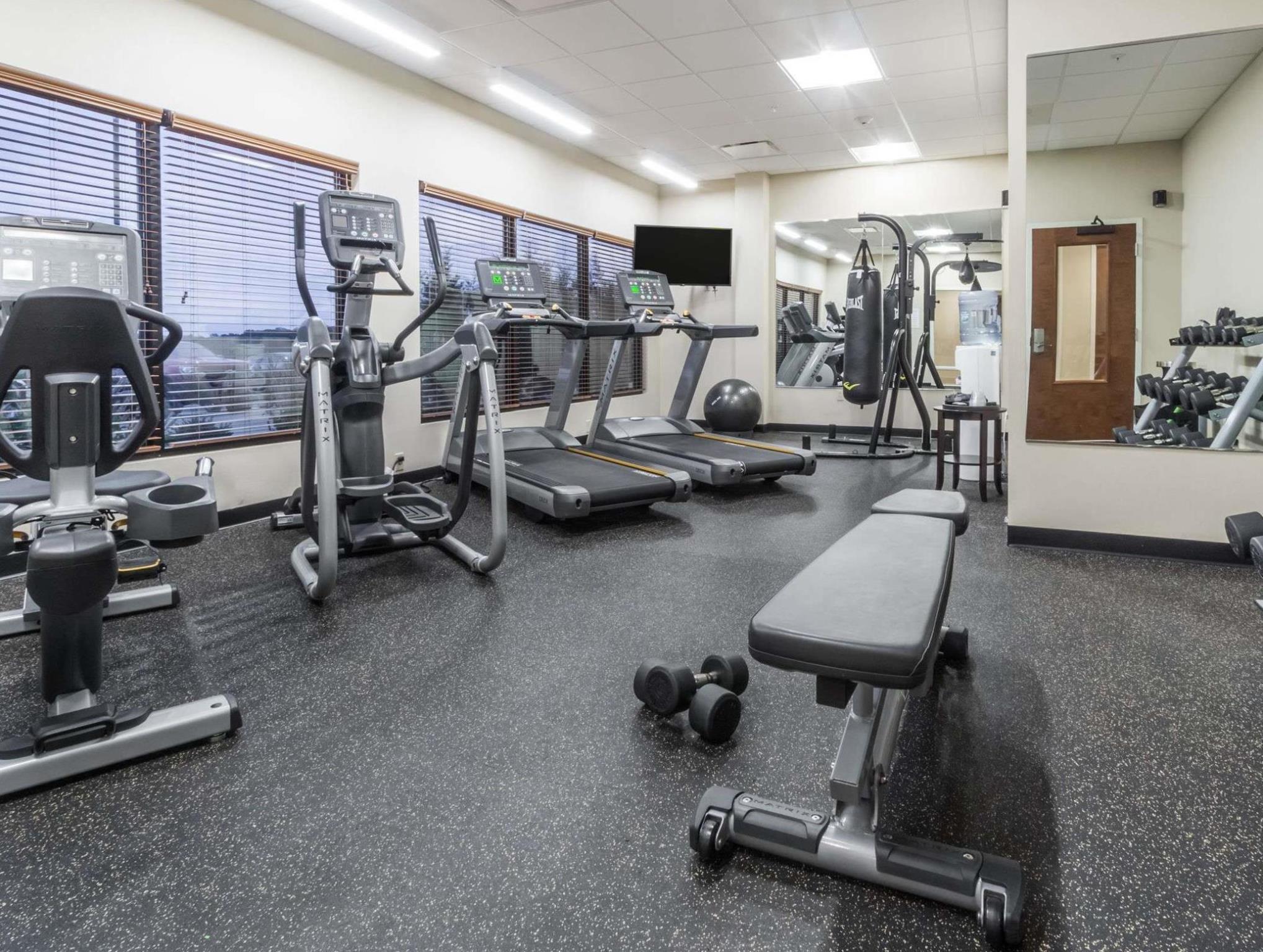 Hawthorn Suites By Wyndham Wheeling At The Highlands Triadelphia Extérieur photo