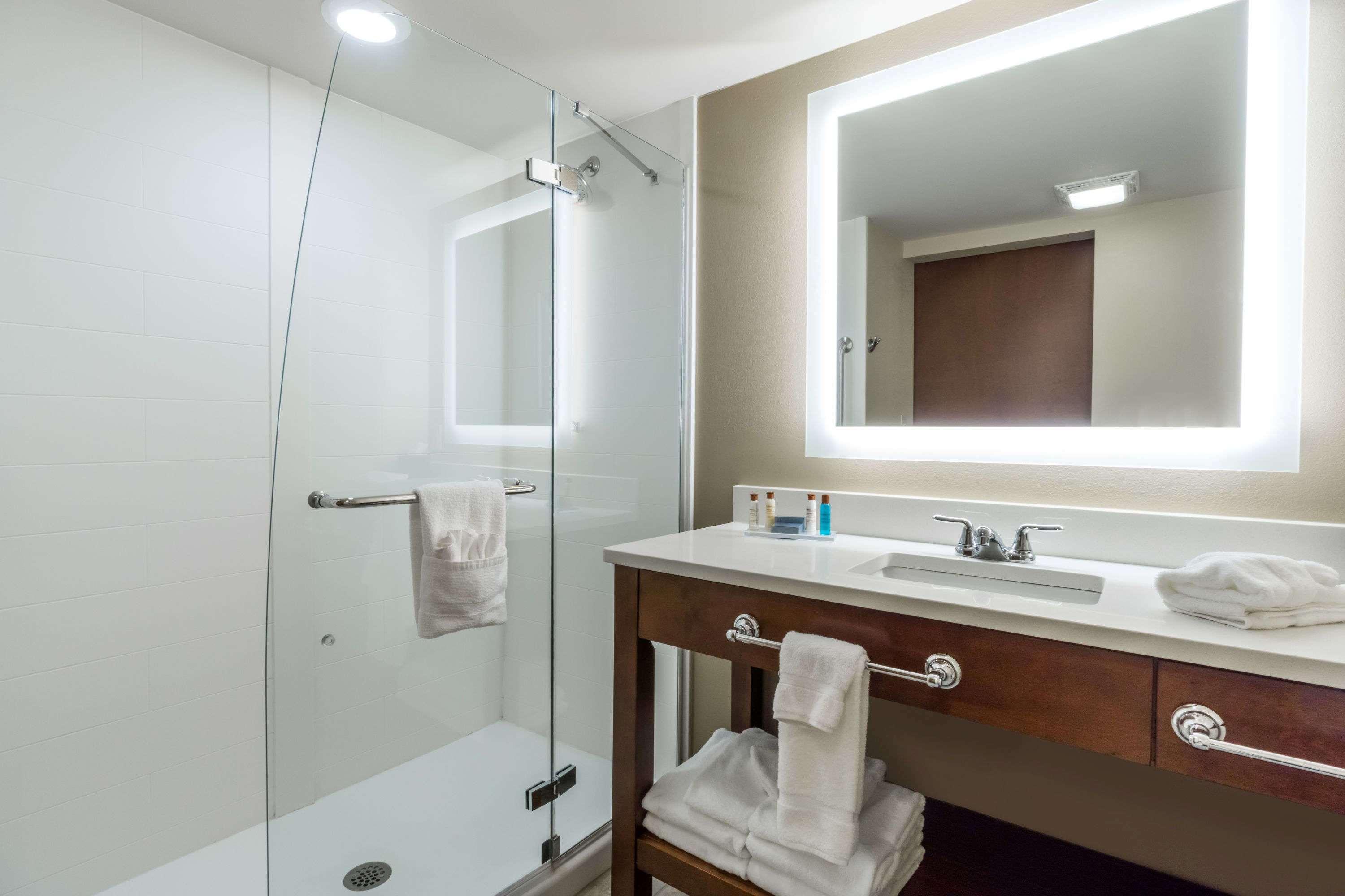 Hawthorn Suites By Wyndham Wheeling At The Highlands Triadelphia Extérieur photo