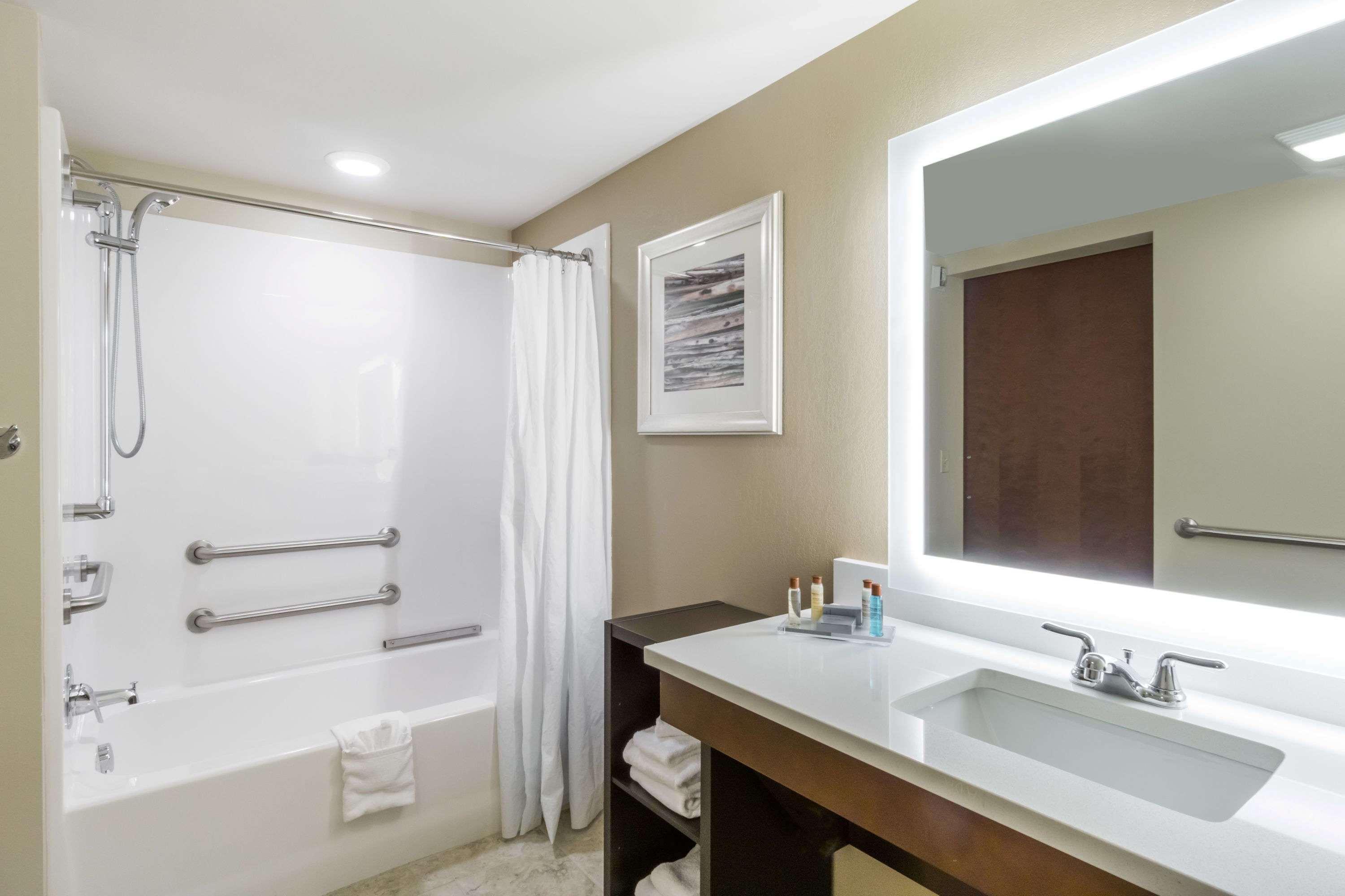 Hawthorn Suites By Wyndham Wheeling At The Highlands Triadelphia Extérieur photo
