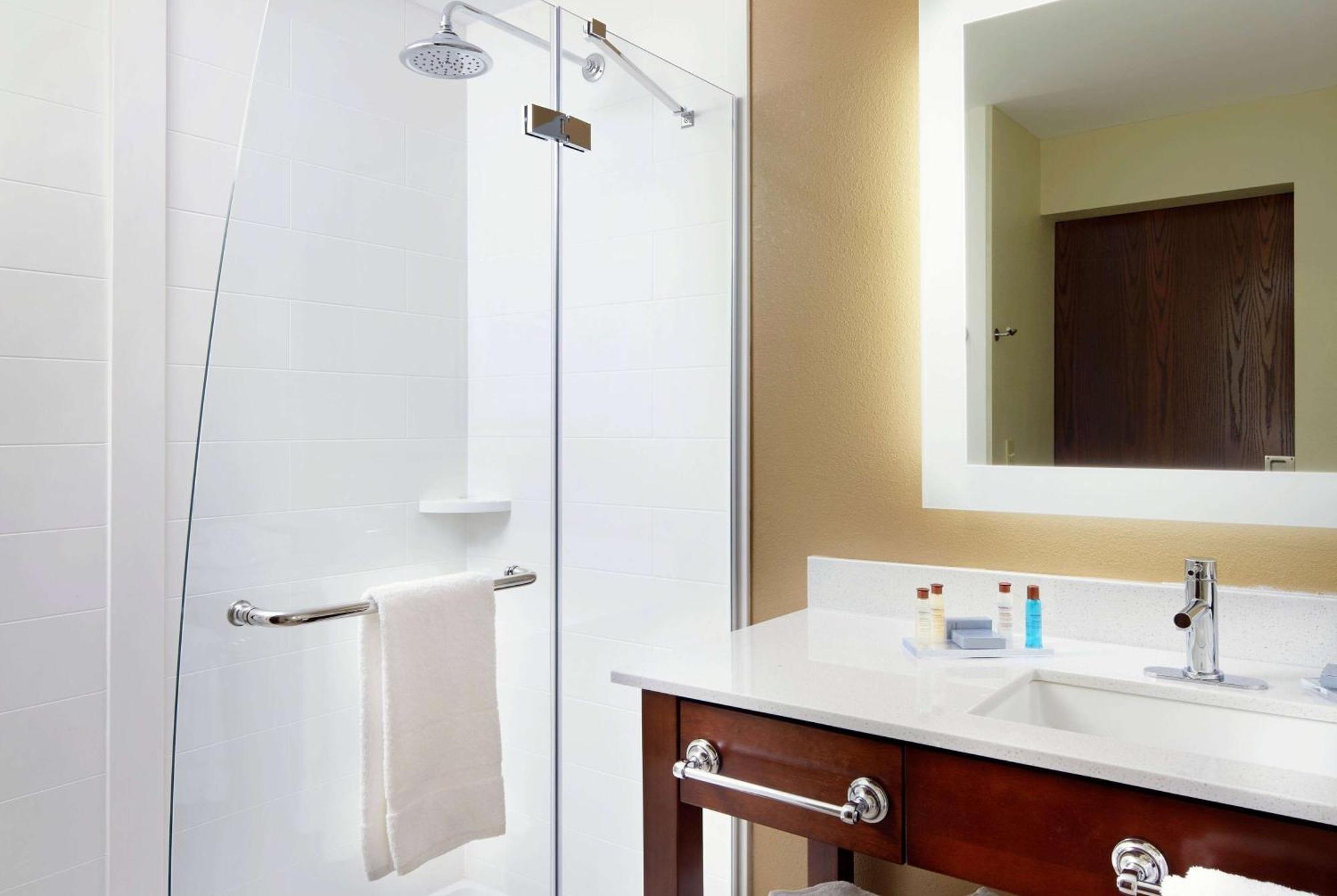 Hawthorn Suites By Wyndham Wheeling At The Highlands Triadelphia Extérieur photo