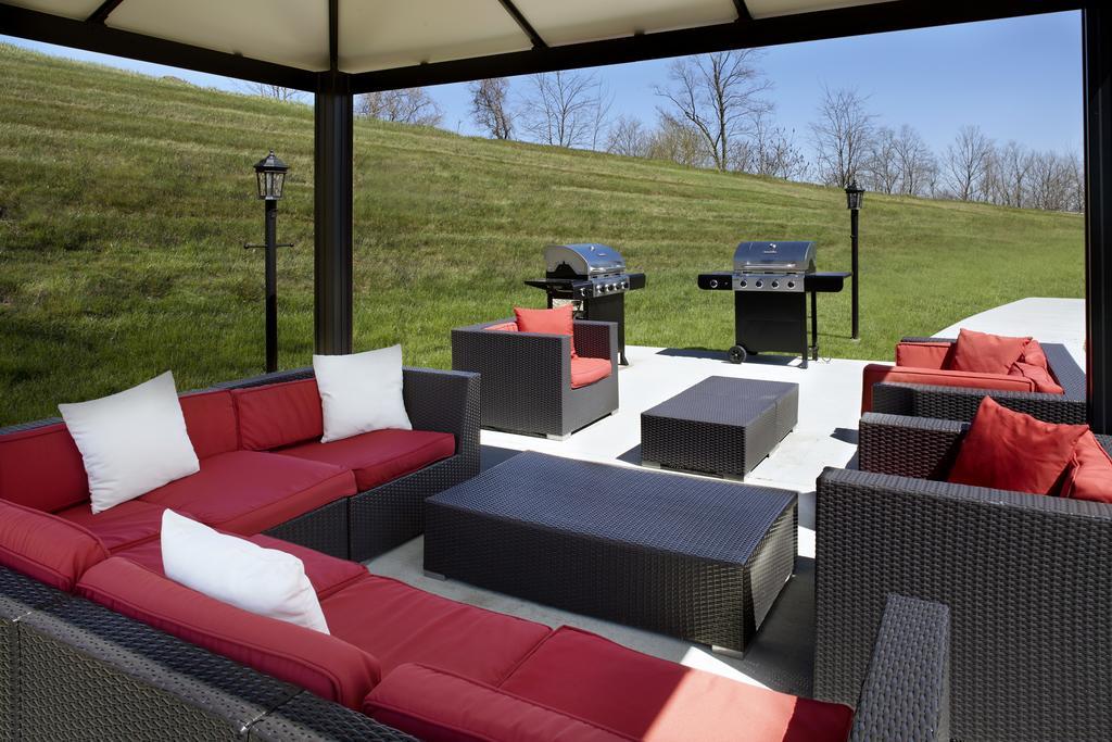 Hawthorn Suites By Wyndham Wheeling At The Highlands Triadelphia Extérieur photo